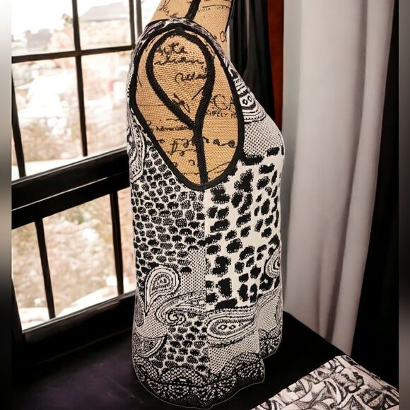 Preston & York Knit Black and White Paisley Top Size M - Picture 3 of 7
